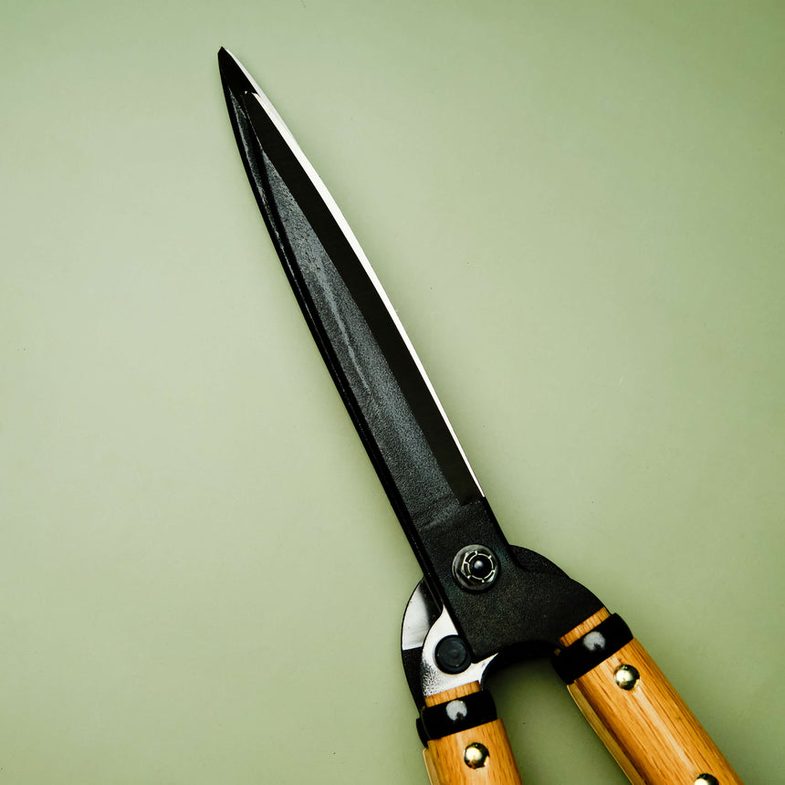 Okatsune Hedge Shears - Long Blade / Short handle